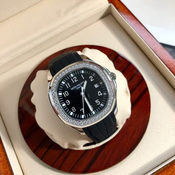 Patek Philippe Aquanaut 5167A - King of Steel Watches Relaunched UPGRADES
