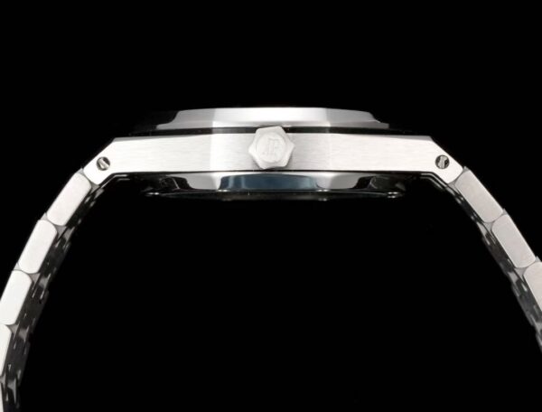 Audemars Piguet Royal Oak Collection Ref. 77350 & 77351 Self-winding Ladies' Watch