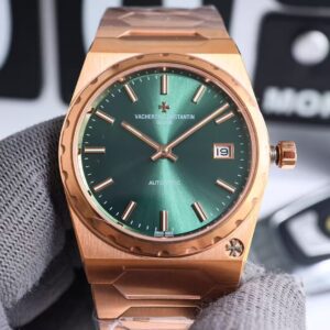 Retro yet fashionable, highly favored by many celebrities, Vacheron Constantin 222 Steel King
