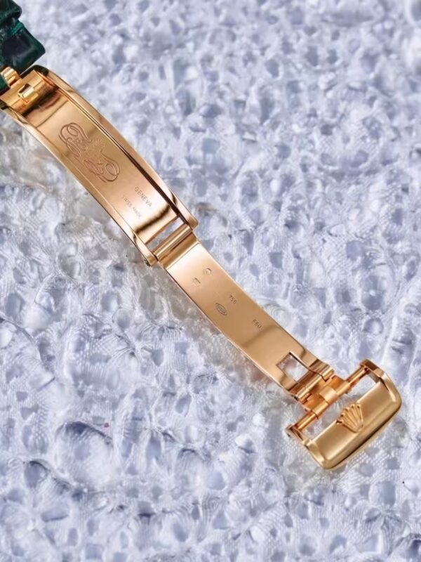 The 36mm Yellow Gold Green Dial! Rolex Day-Date 118138 is Truly Stylish