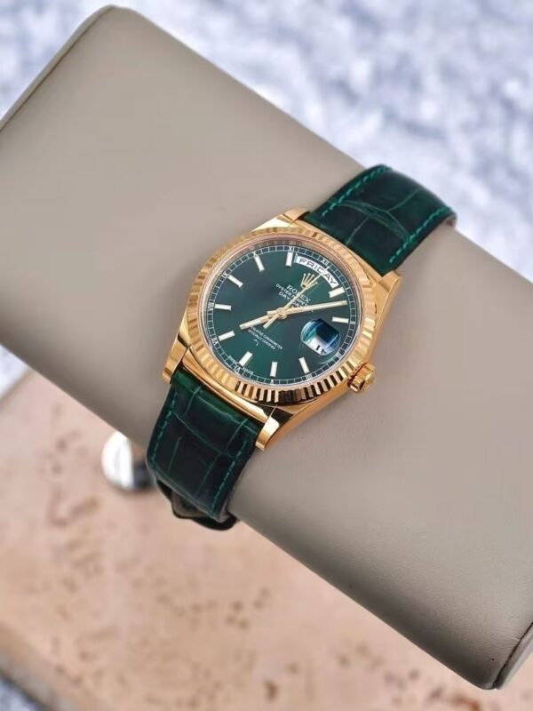 The 36mm Yellow Gold Green Dial! Rolex Day-Date 118138 is Truly Stylish